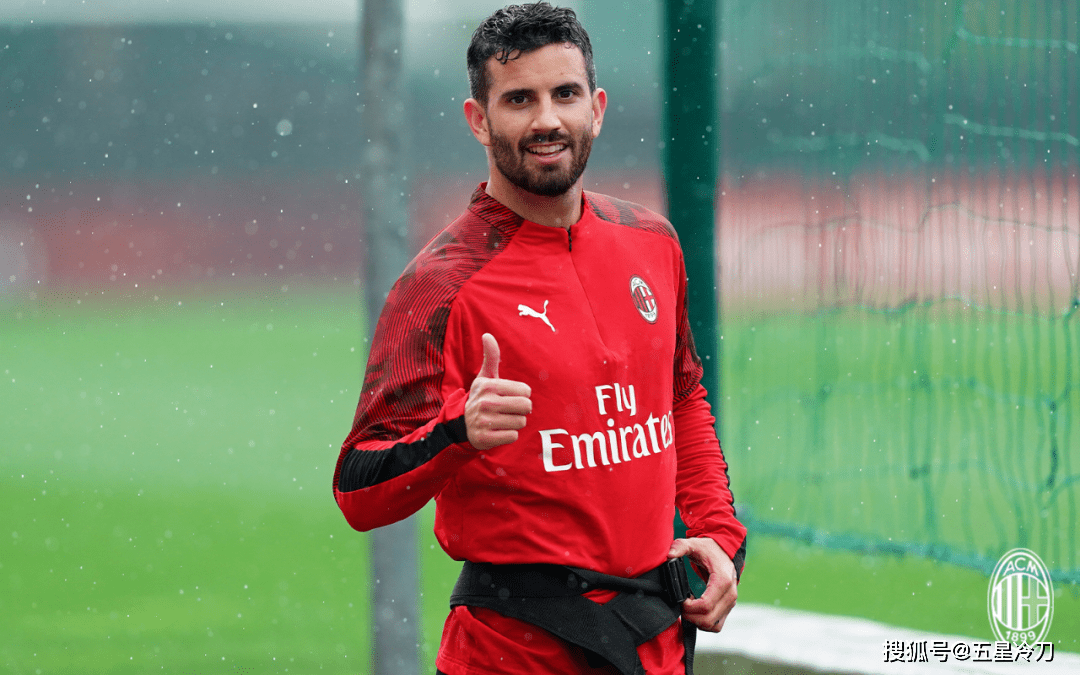  转会期AC米兰调整名单以备国王杯辽宁本钢今夜调整名单，连对手都承认：AC米兰窗口期外线爆发